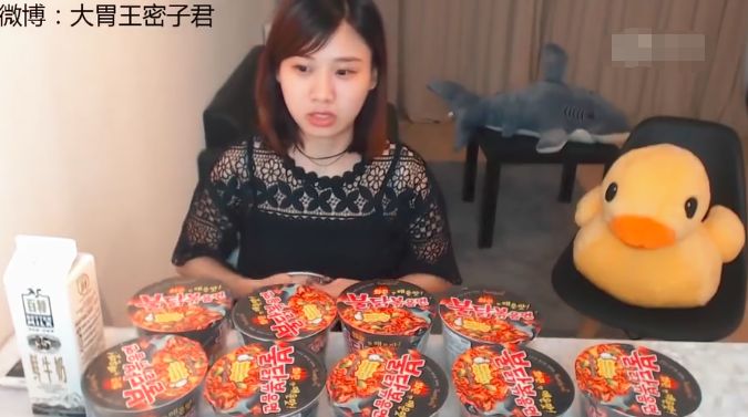 抖音快手回应大胃王吃播怎么回事？浪费严重直接封号是真的吗？[多图]图片1